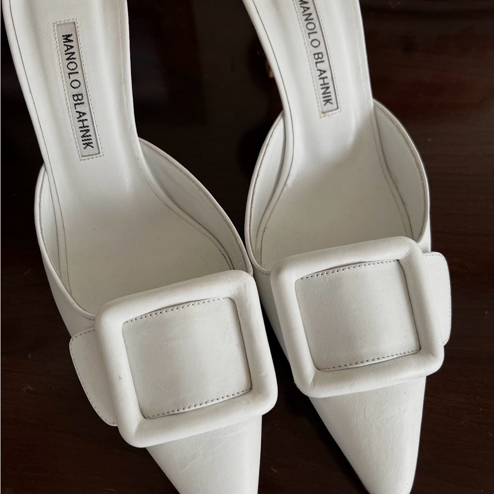 Manolo Blahnik White Heeled Shoes with Buckle